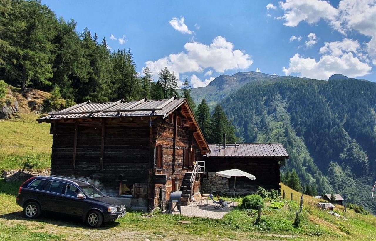 Chalet Biene - Swiss Alp Chalet With Sauna And Jacuzzi Ulrichen Rom bilde