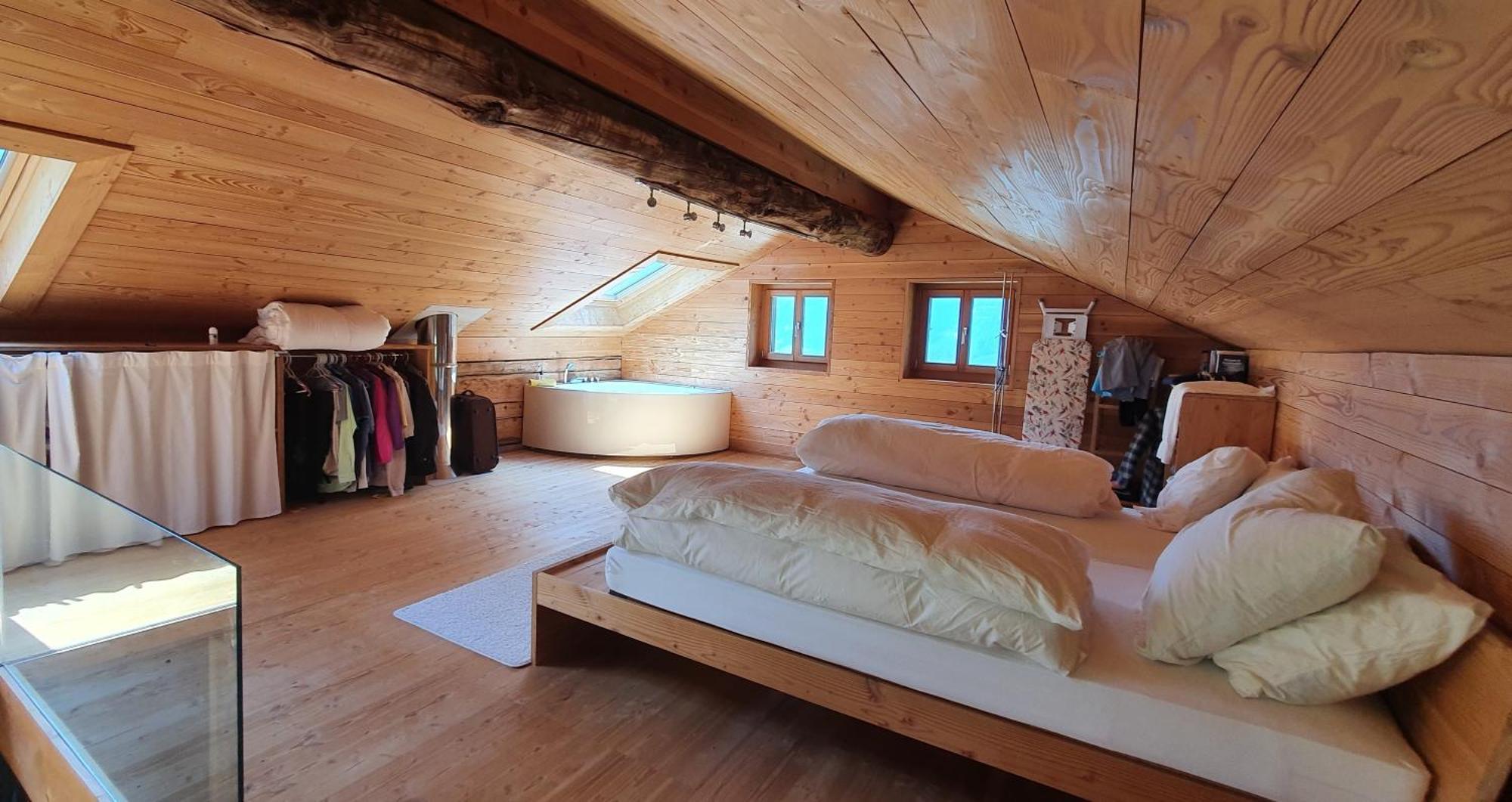 Chalet Biene - Swiss Alp Chalet With Sauna And Jacuzzi Ulrichen Rom bilde